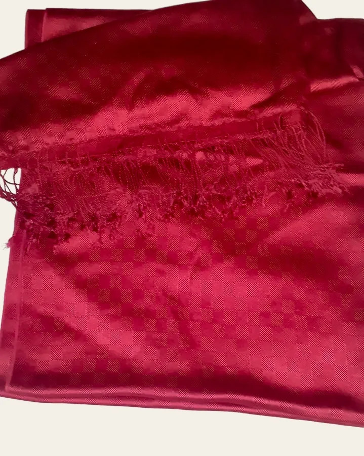 Red stole from the Leh Pashmina archive