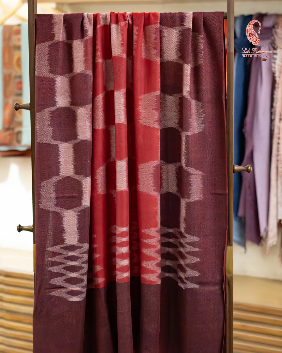 Wine geometric stole